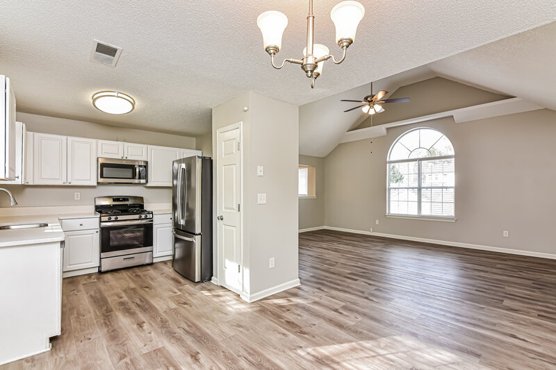 1,845/Mo, 2544 Rambling Way Lithonia, GA 30058 Dining Room View 2