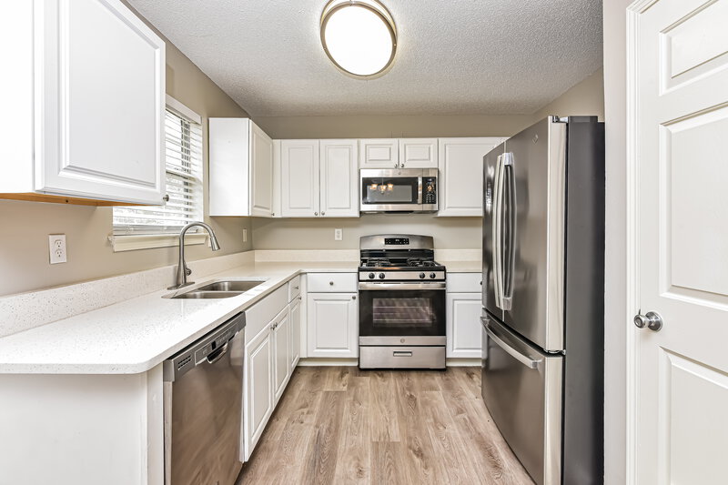 1,845/Mo, 2544 Rambling Way Lithonia, GA 30058 Kitchen View