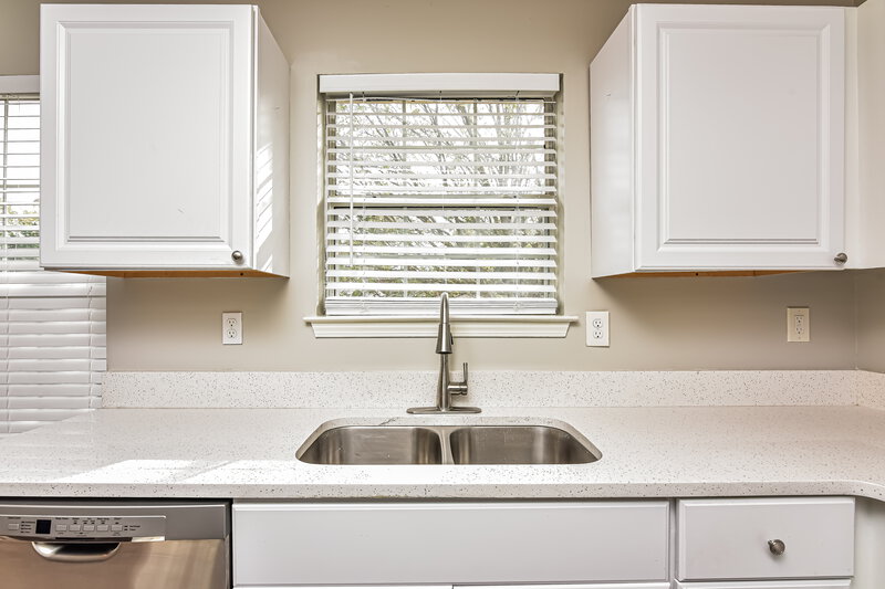 1,845/Mo, 2544 Rambling Way Lithonia, GA 30058 Kitchen View 2