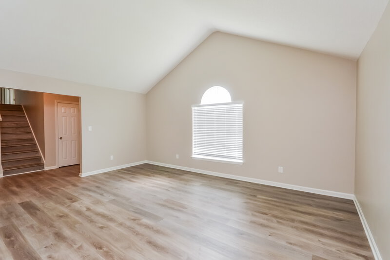 0/Mo, 6474 Rebecca Way Lithonia, GA 30058 Living Room View 2