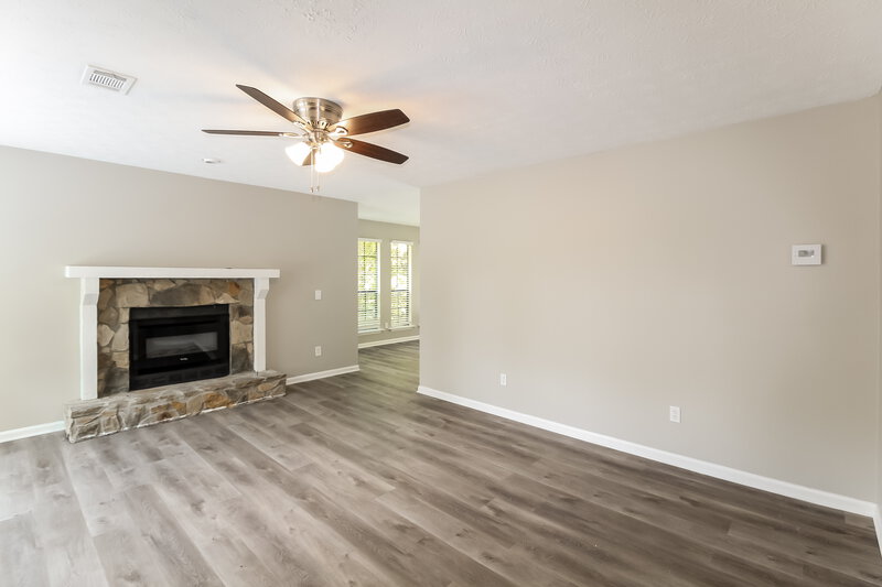 2,355/Mo, 1097 Williamsburg Ln Norcross, GA 30093 Living Room View