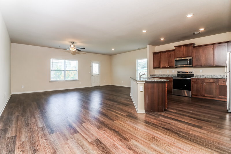 1,790/Mo, 108 Innis Brook Cir Cartersville, GA 30120 Living Room View