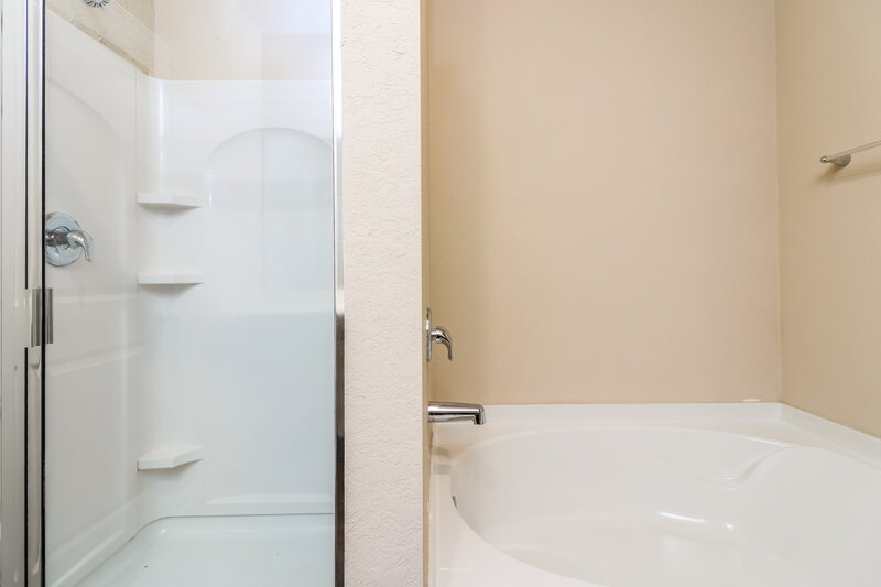1,790/Mo, 108 Innis Brook Cir Cartersville, GA 30120 Main Bathroom View 2