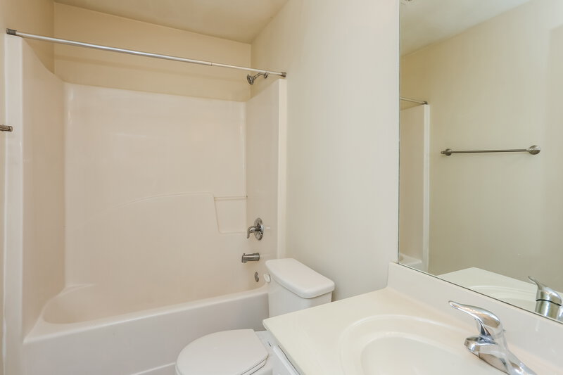3,730/Mo, 7698 Overlook Bnd Fairburn, GA 30213 Bathroom View