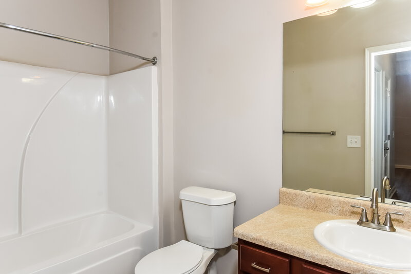 1,775/Mo, 69 Howard Ave NW Cartersville, GA 30120 Bathroom View