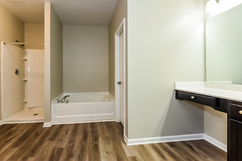 2,300/Mo, 3517 Mica Cir SE Conyers, GA 30013 Main Bathroom View