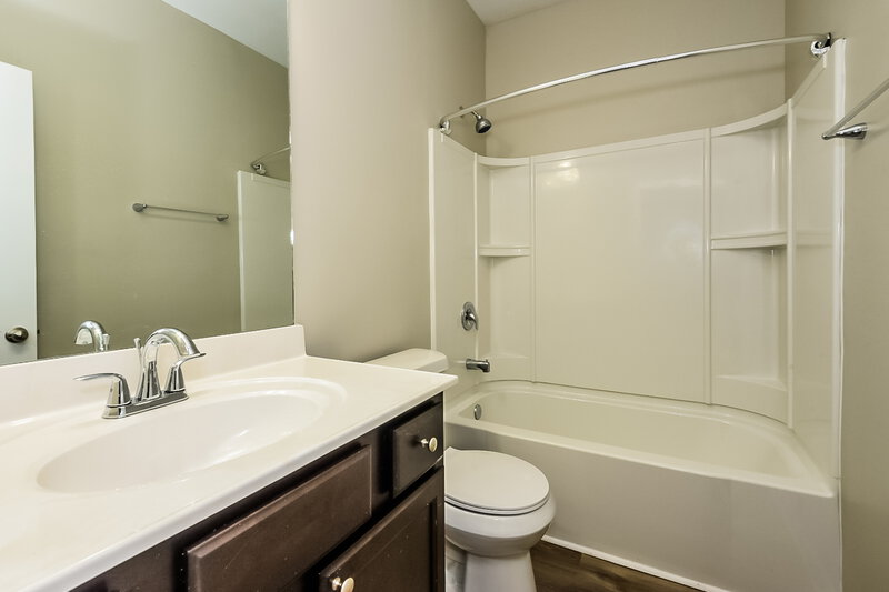 2,300/Mo, 3517 Mica Cir SE Conyers, GA 30013 Bathroom View