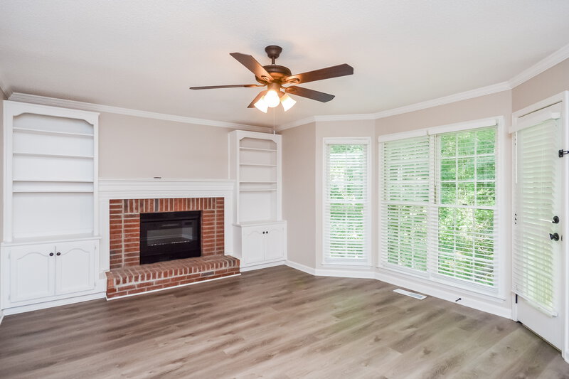 2,145/Mo, 3095 Rock Creek Dr Rex, GA 30273 Living Room View