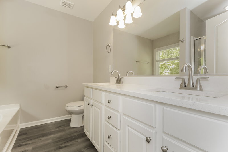 2,255/Mo, 128 Creekwood Tr Acworth, GA 30102 Main Bathroom View