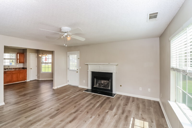 1,805/Mo, 2600 Thunder Basin Way Douglasville, GA 30135 Living Room View 3