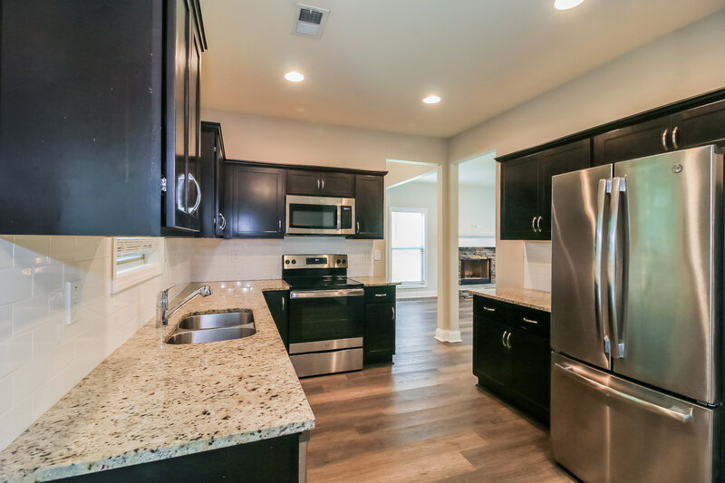2,280/Mo, 52 Lafayettes Landing Jonesboro, GA 30238 Kitchen View 2
