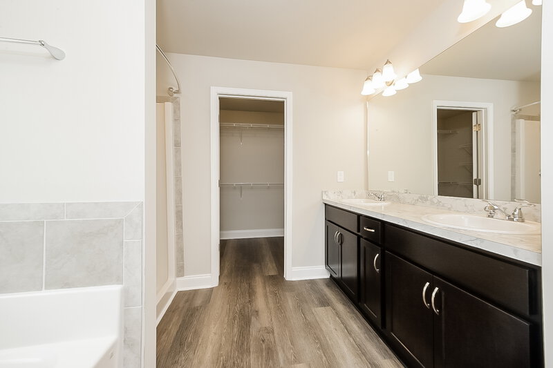 2,270/Mo, 52 Lafayettes Landing Jonesboro, GA 30238 Main Bathroom View