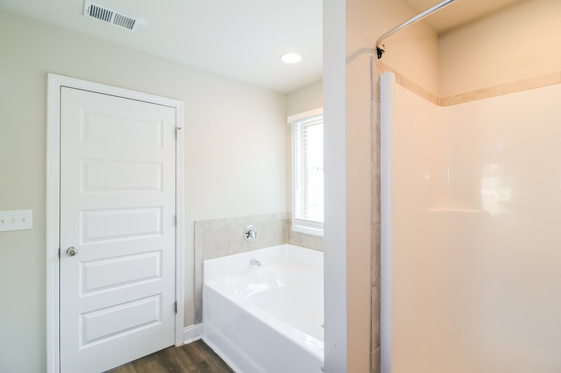2,280/Mo, 52 Lafayettes Landing Jonesboro, GA 30238 Main Bathroom View 2