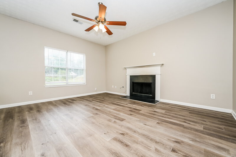 2,170/Mo, 536 Easton Dr Locust Grove, GA 30248 Living Room View 2