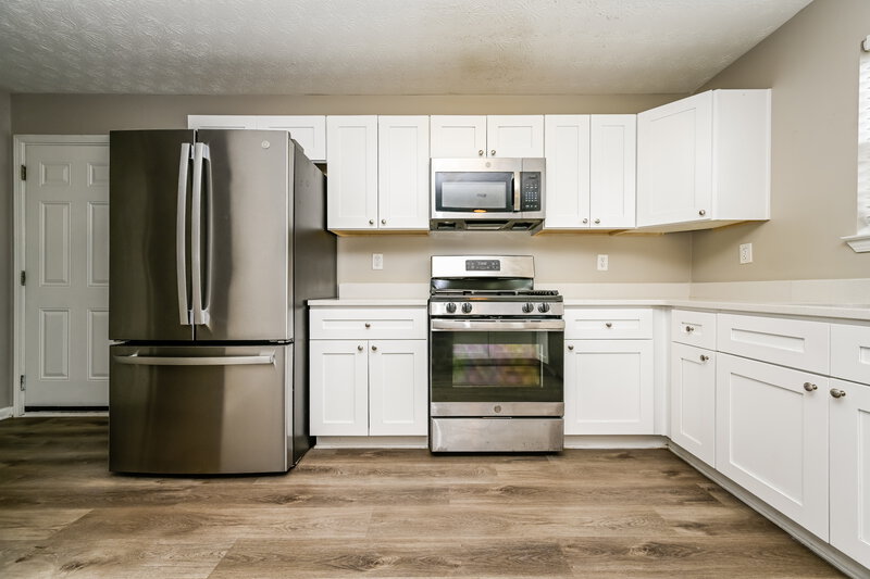 2,170/Mo, 536 Easton Dr Locust Grove, GA 30248 Kitchen View 2