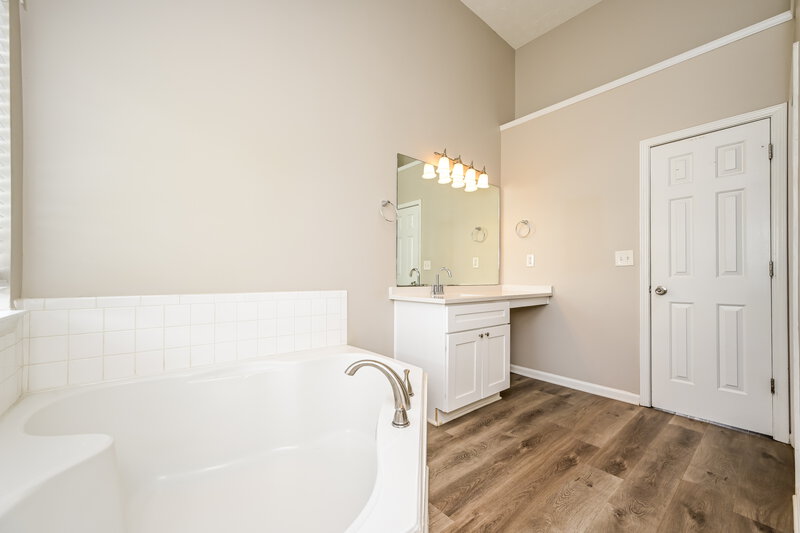 2,170/Mo, 536 Easton Dr Locust Grove, GA 30248 Main Bathroom View 2