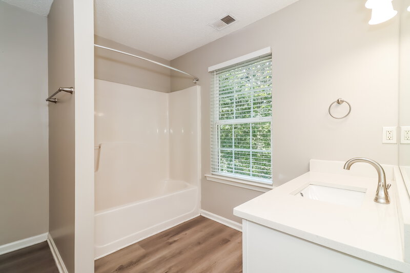 1,575/Mo, 69 Middlebrook Dr Cartersville, GA 30120 Main Bathroom View