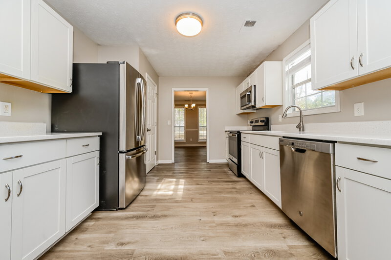 2,505/Mo, 3747 Wolverton Cir Lithonia, GA 30038 Kitchen View