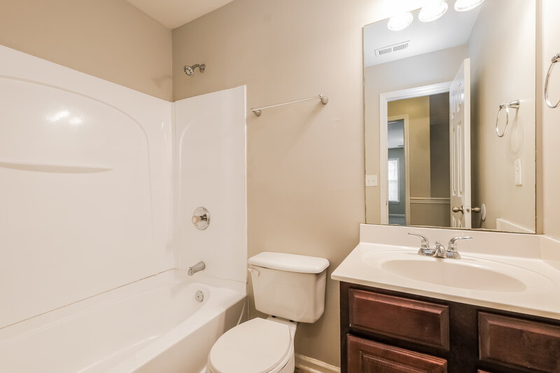 2,240/Mo, 4616 Burnt Fork Cir Douglasville, GA 30135 Bathroom View