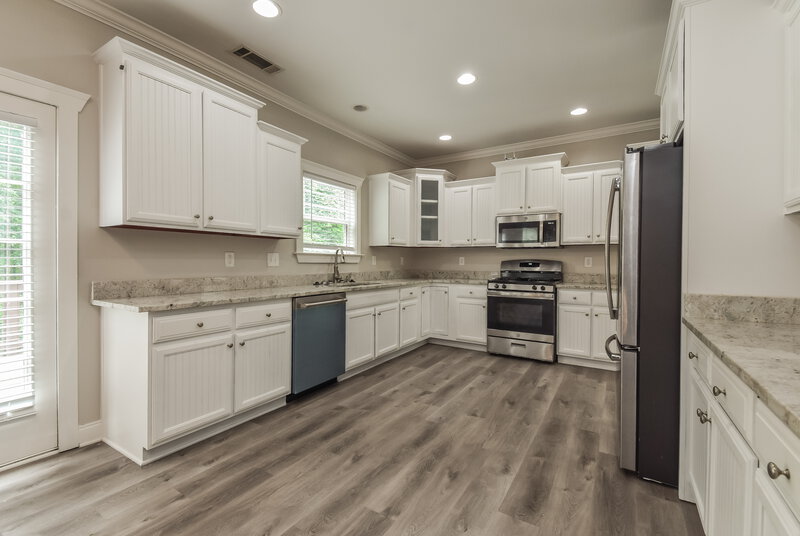 2,610/Mo, 3428 Village Park Ln SW Atlanta, GA 30331 Kitchen View