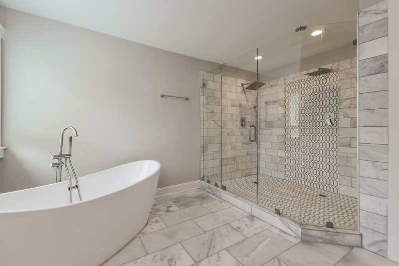 2,610/Mo, 3428 Village Park Ln SW Atlanta, GA 30331 Main Bathroom View 2