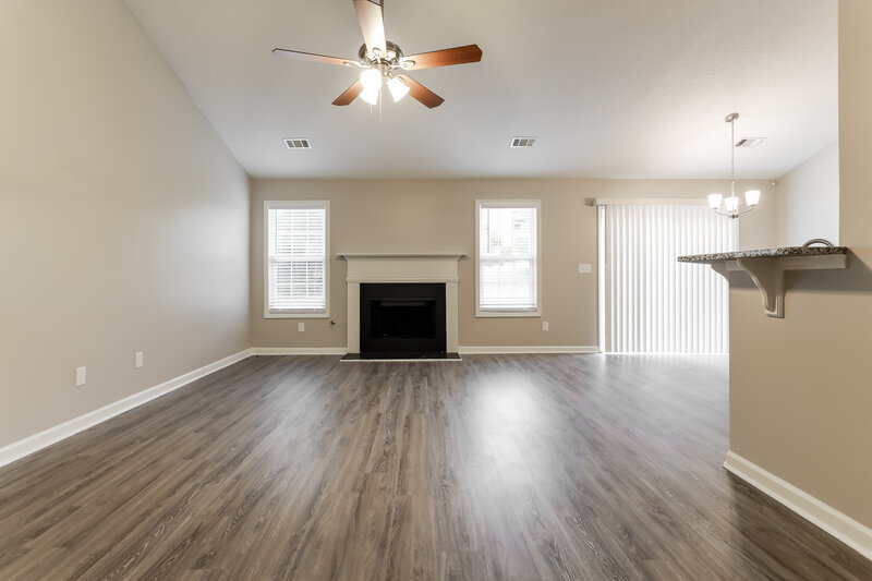 2,445/Mo, 963 Laurel Green Ln Sugar Hill, GA 30518 Living Room View