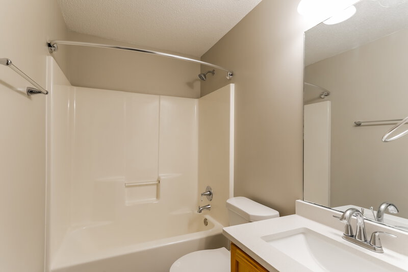 2,445/Mo, 963 Laurel Green Ln Sugar Hill, GA 30518 Bathroom View