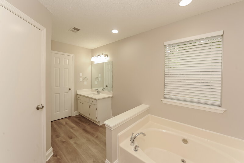 1,990/Mo, 1200 Paddocks Way Powder Springs, GA 30127 Main Bathroom View 2
