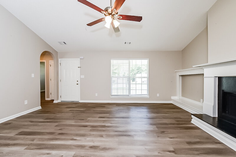 2,075/Mo, 1008 Adie Cove McDonough, GA 30253 Living Room View