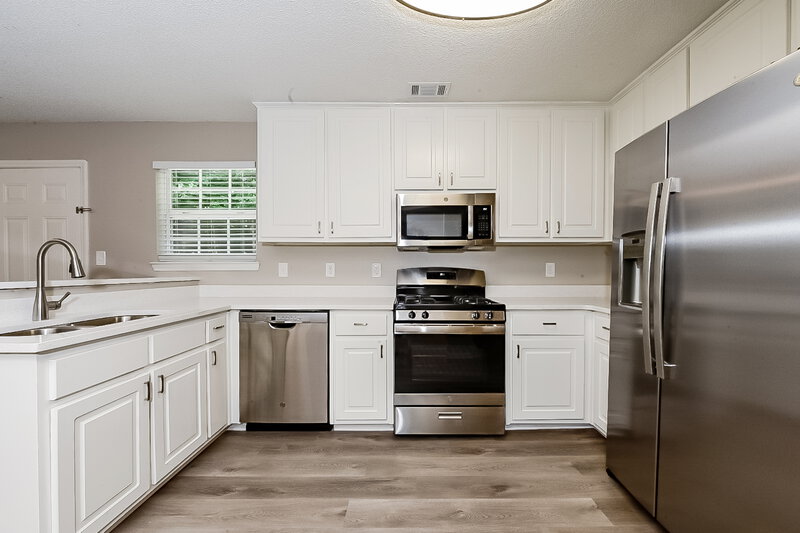 2,075/Mo, 1008 Adie Cove McDonough, GA 30253 Kitchen View