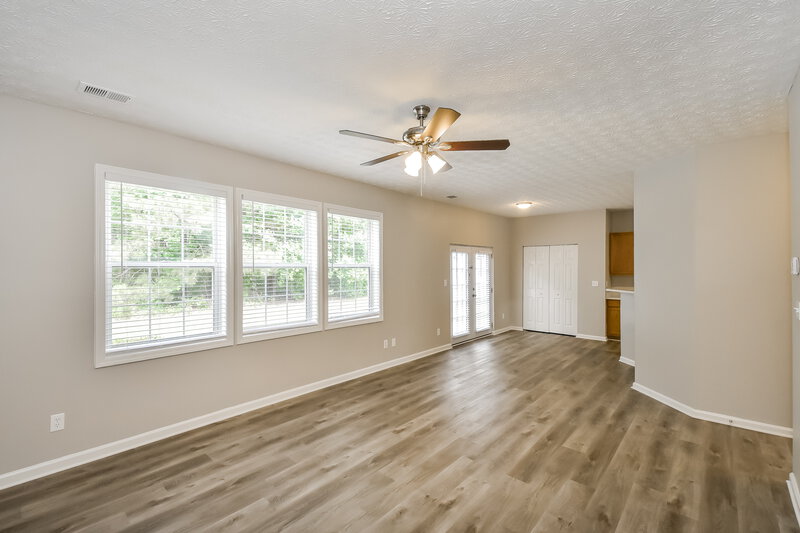 2,255/Mo, 7050 Silver Bend Overlook Austell, GA 30168 Living Room View 2