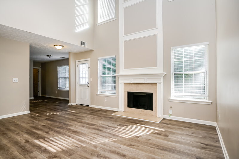 2,500/Mo, 413 Grove Park Dr Locust Grove, GA 30248 Living Room View