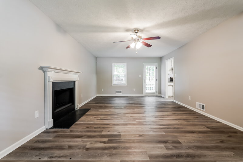 1,765/Mo, 4085 Winchester Way Loganville, GA 30052 Living Room View 2