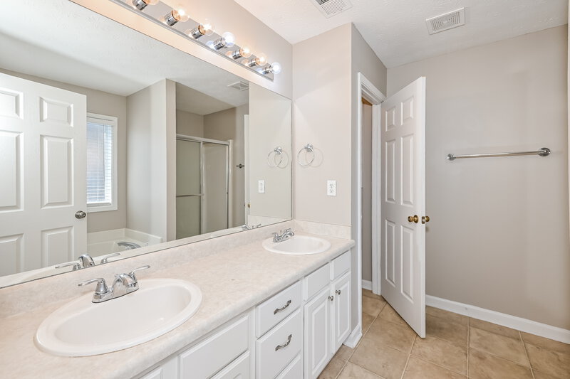 2,140/Mo, 138 Towler Shoals Dr Loganville, GA 30052 Main Bathroom View