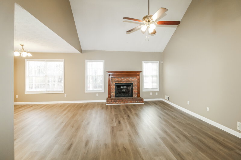 1,865/Mo, 201 Hillandale Dr Stockbridge, GA 30281 Living Room View