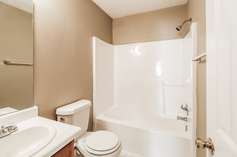 1,865/Mo, 201 Hillandale Dr Stockbridge, GA 30281 Bathroom View