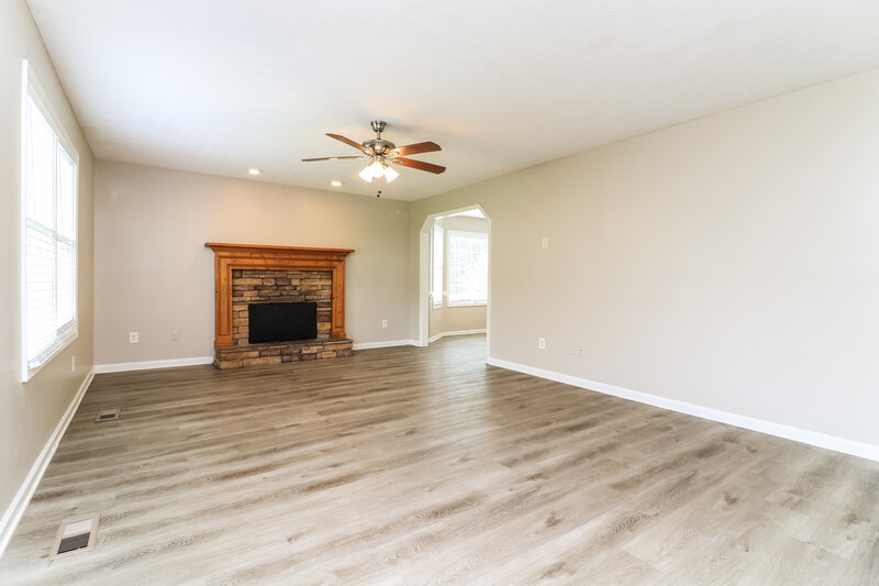 1,985/Mo, 565 Bridge Grv Douglasville, GA 30134 Living Room View