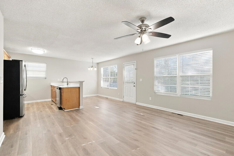 1,710/Mo, 81 Middlebrook Dr Cartersville, GA 30120 Living Room View 2