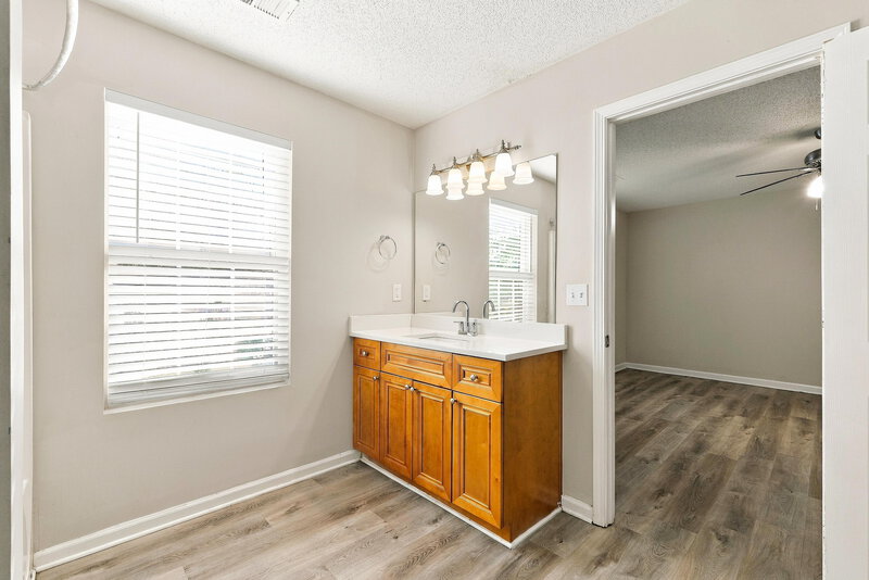 1,710/Mo, 81 Middlebrook Dr Cartersville, GA 30120 Primary Bathroom View