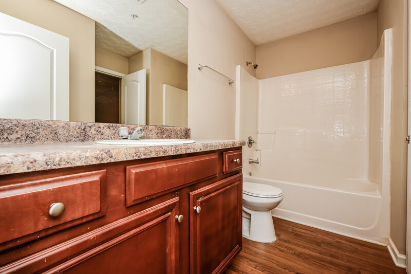 1,710/Mo, 1053 Wedgewood Ct Conyers, GA 30012 Main Bathroom View
