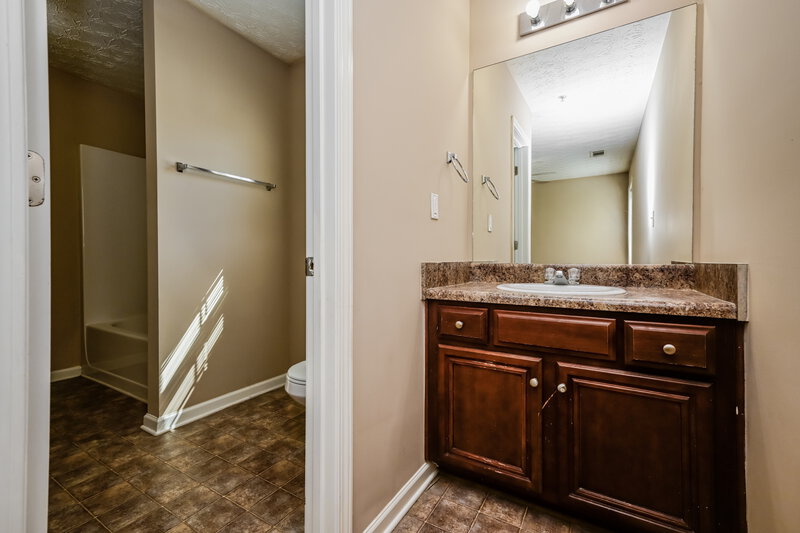 1,710/Mo, 1053 Wedgewood Ct Conyers, GA 30012 Bathroom View 2