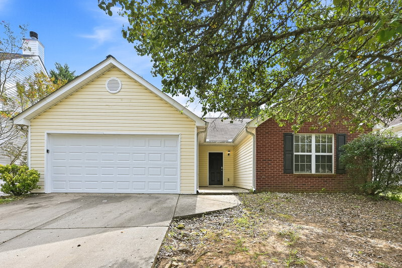 3 Bedroom House – 2330 Glen Chase Ln, Lawrenceville, GA 30044