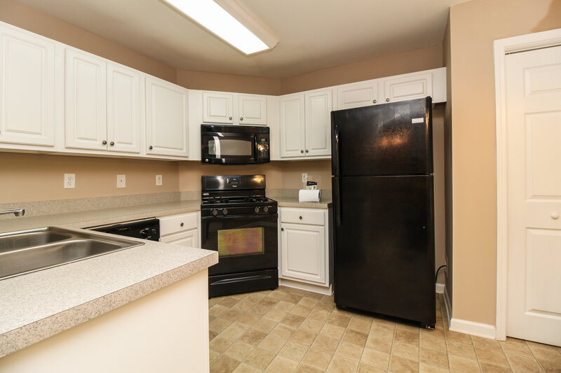 1,855/Mo, 2691 Trellis Oaks Ct SW Marietta, GA 30060 Kitchen View 2