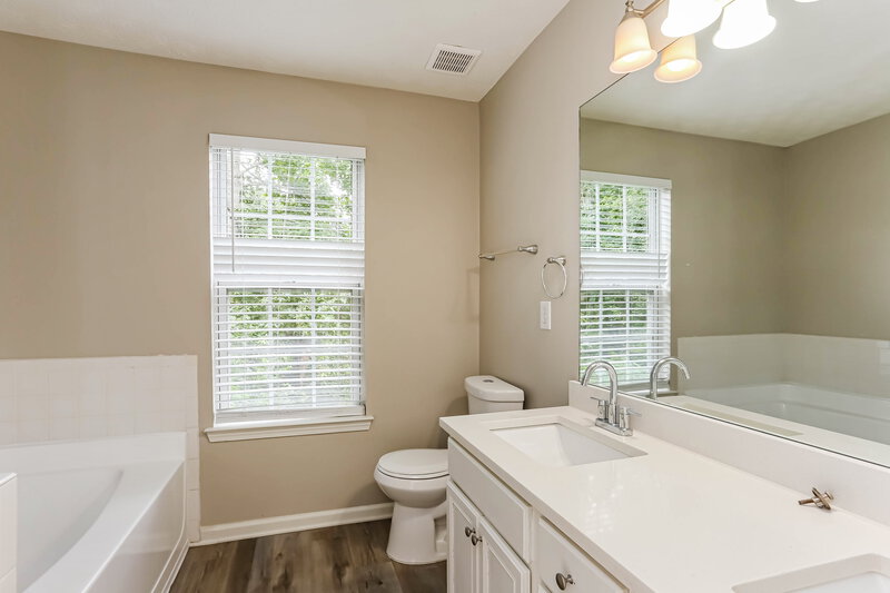 1,700/Mo, 865 Revena Ln Austell, GA 30168 Main Bathroom View