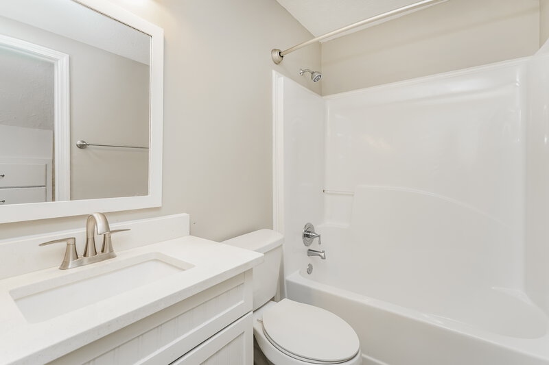 1,875/Mo, 240 Trelawney Cir Covington, GA 30016 Bathroom View