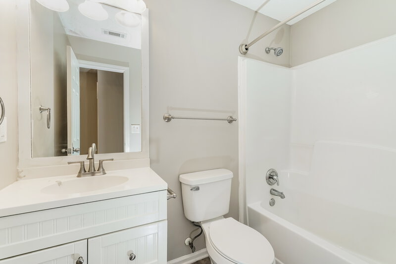 1,875/Mo, 240 Trelawney Cir Covington, GA 30016 Bathroom View 2