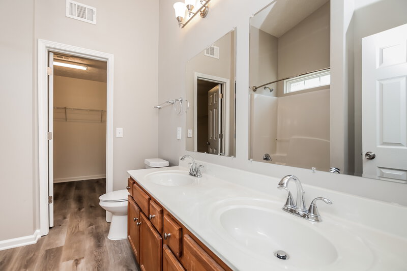2,940/Mo, 372 Red Maple Way Dallas, GA 30157 Main Bathroom View