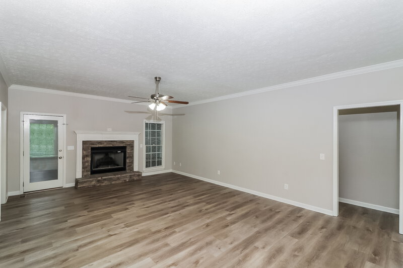 2,460/Mo, 560 Matthew Dr Canton, GA 30115 Living Room View 2