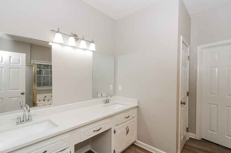 2,460/Mo, 560 Matthew Dr Canton, GA 30115 Main Bathroom View