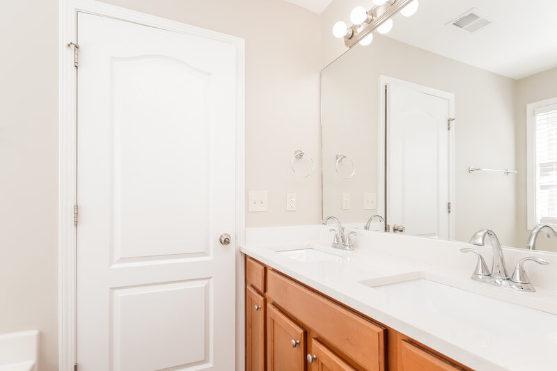 1,905/Mo, 12 Westin Way Dallas, GA 30132 Main Bathroom View 2